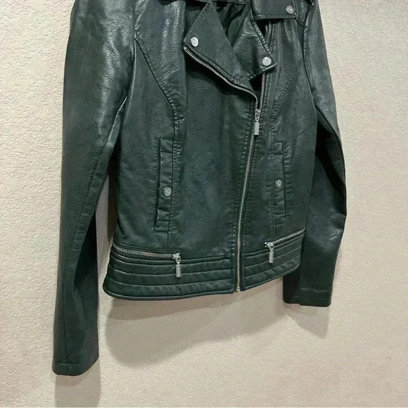 Bernardo Asymmetrical Zip Moto Jacket Women Sz Small Faux Leather Green 7558B373 - Picture 15 of 16